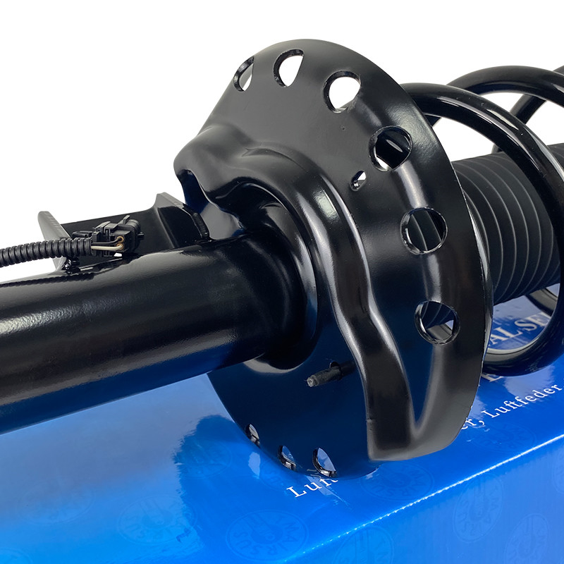 Suspensi udara depan Shock Untuk Evoque L551 L538 12-16 Dengan ADS Shock Strut Assys LR057930 LR079422